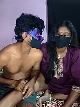 Snapshot of hotcopuleandsweet chatting on April 3, 2026, 4:05 pm hotcopuleandsweet online show from April 3, 2026, 4:05 pm