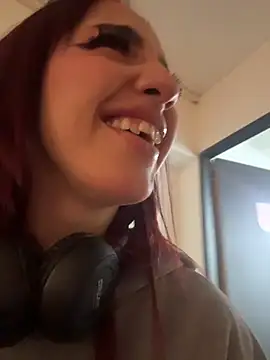 Snapshot of elodie_rouge chatting on March 3, 2026, 12:11 pm elodie rouge online show from March 3, 2026, 12:11 pm