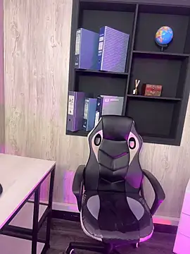 Snapshot of elodie_rouge chatting on March 5, 2026, 1:34 am elodie rouge online show from March 5, 2026, 1:34 am