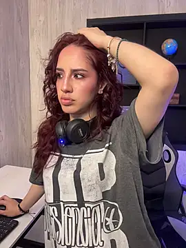 Snapshot of elodie_rouge chatting on March 9, 2026, 1:26 pm elodie rouge online show from March 9, 2026, 1:26 pm