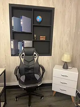 Snapshot of elodie_rouge chatting on March 12, 2026, 12:33 pm elodie rouge online show from March 12, 2026, 12:33 pm