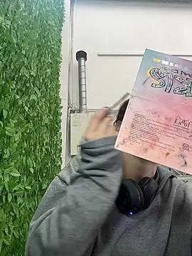 Snapshot of elodie_rouge chatting on March 16, 2026, 12:20 pm elodie rouge online show from March 16, 2026, 12:20 pm