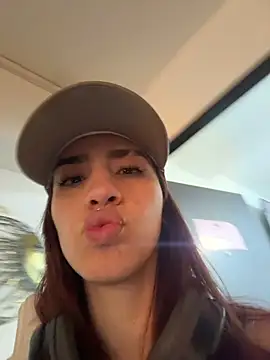 Snapshot of elodie_rouge chatting on July 6, 2026, 12:13 pm elodie rouge online show from July 6, 2026, 12:13 pm