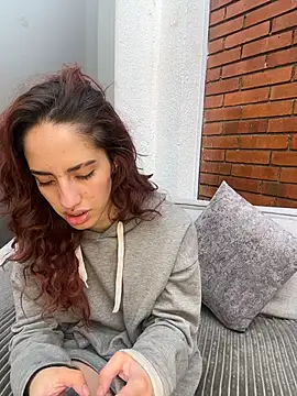 Snapshot of elodie_rouge chatting on July 9, 2026, 12:31 pm elodie rouge online show from July 9, 2026, 12:31 pm