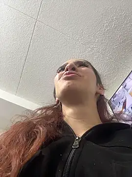 Snapshot of elodie_rouge chatting on July 14, 2026, 12:44 pm elodie rouge online show from July 14, 2026, 12:44 pm