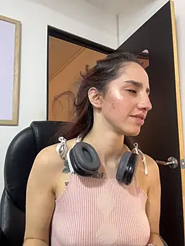 Snapshot of elodie_rouge chatting on July 28, 2026, 4:39 pm elodie rouge online show from July 28, 2026, 4:39 pm