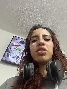 Snapshot of elodie_rouge chatting on July 30, 2026, 2:27 pm elodie rouge online show from July 30, 2026, 2:27 pm