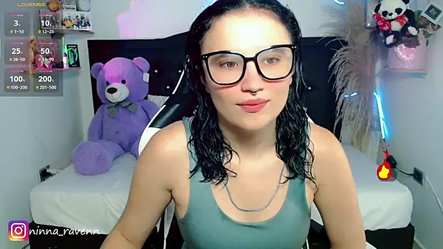 AriaDark online show from May 2, 2026, 9:09 pm
