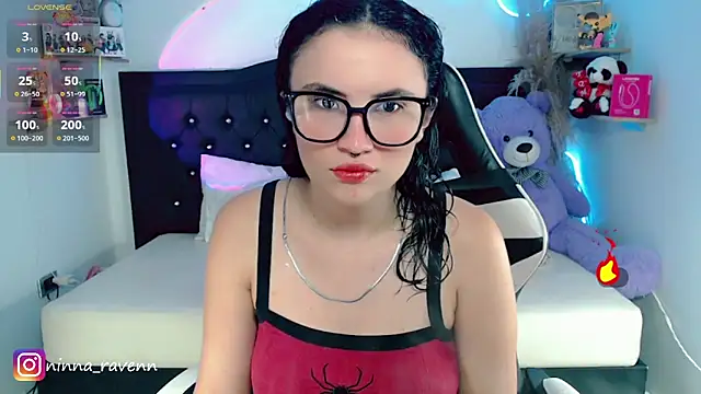 AriaDark online show from May 8, 2026, 9:09 pm