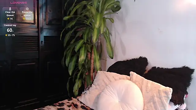 Mia Volkova  online show from May 25, 2026, 2:56 pm