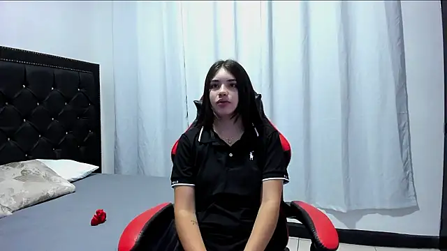 EmmaSnnow online show from February 2, 2026, 12:15 pm