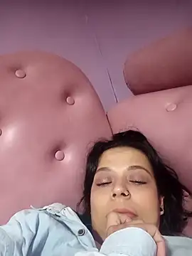 Snapshot of RossyAlvarez chatting on February 28, 2026, 4:24 am RossyAlvarez online show from February 28, 2026, 4:24 am