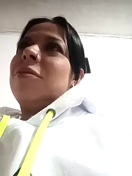 RossyAlvarez online show from April 26, 2026, 2:53 am