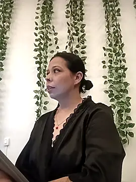 RossyAlvarez online show from July 10, 2026, 3:33 am