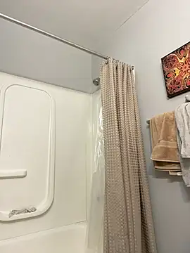 QueeneCoco online show from February 5, 2026, 3:55 am