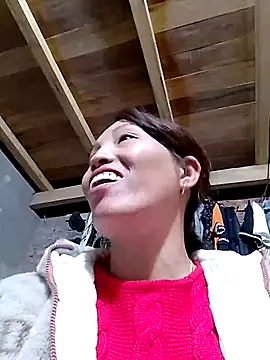 Snapshot of Gummiesu chatting on February 9, 2026, 2:15 am Gummiesu online show from February 9, 2026, 2:15 am