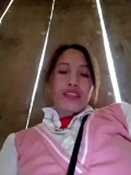 Snapshot of Gummiesu chatting on February 10, 2026, 7:12 am Gummiesu online show from February 10, 2026, 7:12 am