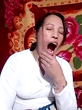 Snapshot of Gummiesu chatting on February 11, 2026, 7:35 am Gummiesu online show from February 11, 2026, 7:35 am