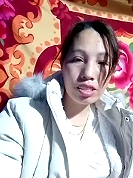 Snapshot of Gummiesu chatting on February 11, 2026, 7:52 pm Gummiesu online show from February 11, 2026, 7:52 pm