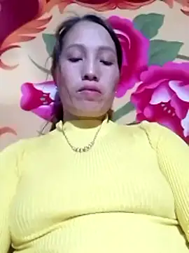 Snapshot of Gummiesu chatting on February 13, 2026, 12:34 pm Gummiesu online show from February 13, 2026, 12:34 pm