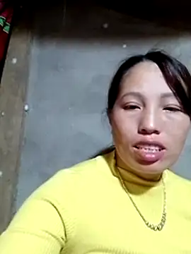 Snapshot of Gummiesu chatting on February 24, 2026, 8:51 pm Gummiesu online show from February 24, 2026, 8:51 pm