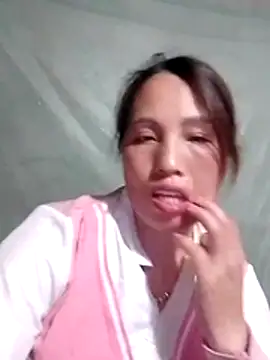 Snapshot of Gummiesu chatting on March 1, 2026, 7:43 am Gummiesu online show from March 1, 2026, 7:43 am