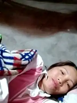 Snapshot of Gummiesu chatting on March 12, 2026, 9:43 pm Gummiesu online show from March 12, 2026, 9:43 pm