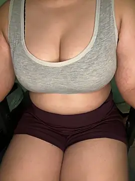Praachiiii online show from May 11, 2026, 5:21 pm