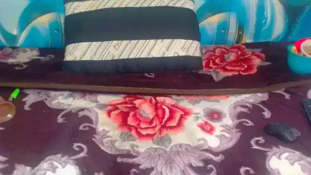 Snapshot of B_Slut chatting on March 12, 2026, 1:17 pm B Slut online show from March 12, 2026, 1:17 pm