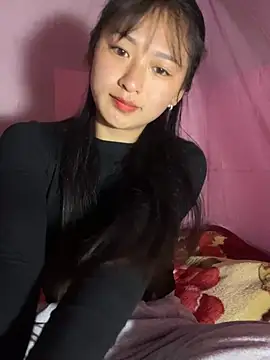 Thuyli xx online show from February 6, 2026, 1:03 pm