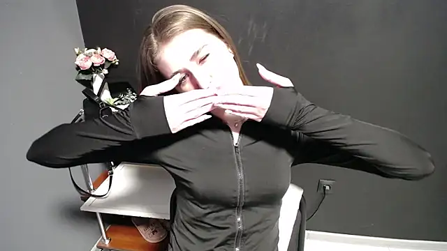 Sunny siren online show from March 3, 2026, 1:17 pm
