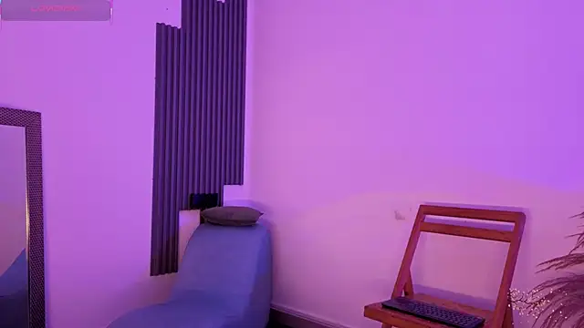 fransheskarossi online show from March 2, 2026, 12:01 pm