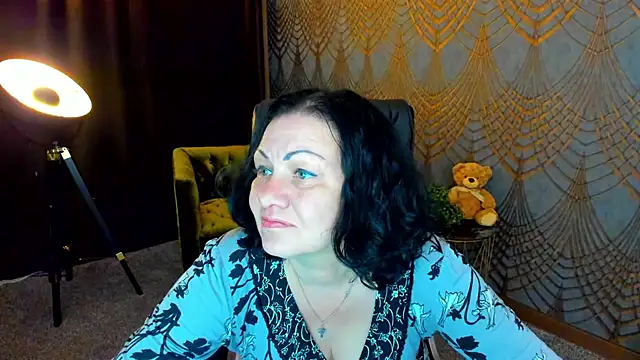 Snapshot of IrissMoon chatting on June 11, 2026, 5:55 pm IrissMoon online show from June 11, 2026, 5:55 pm