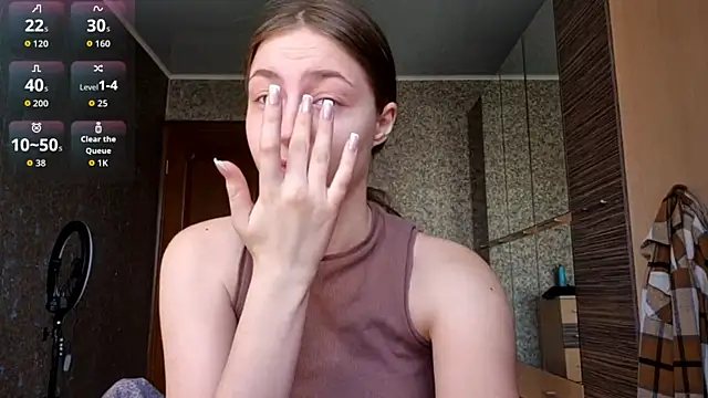 Snapshot of MousyHello chatting on February 13, 2026, 7:26 am MousyHello online show from February 13, 2026, 7:26 am