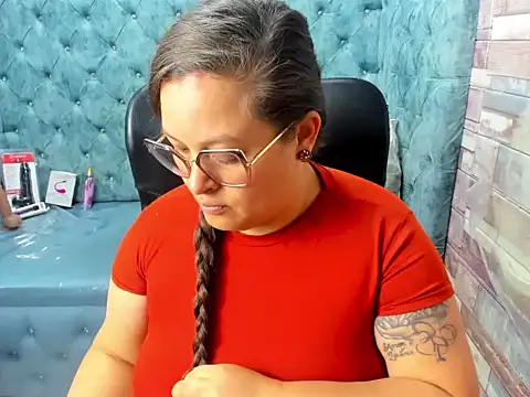 Sarah Boobs  online show from May 8, 2026, 3:45 am