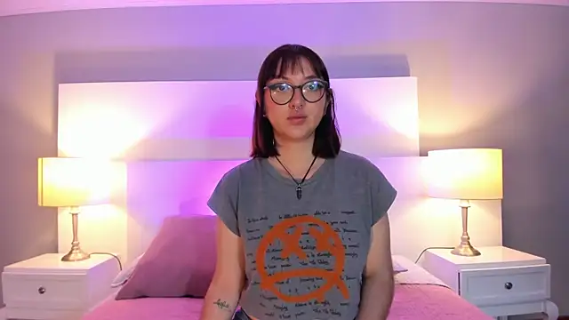 Violett Prince1 online show from February 5, 2026, 12:21 pm