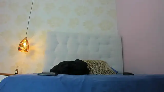 Snapshot of HANA_RUSSO chatting on March 7, 2026, 12:24 pm HANA RUSSO online show from March 7, 2026, 12:24 pm