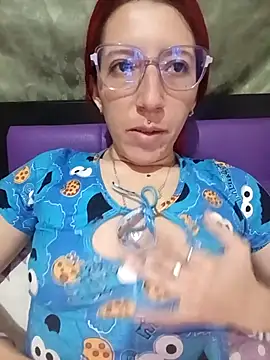 HannaFoster  online show from February 4, 2026, 12:38 am