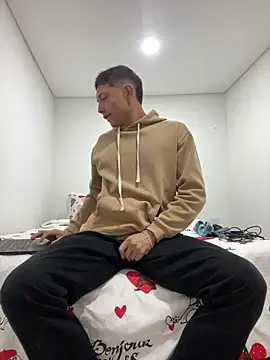 santiObrero online show from February 17, 2026, 12:29 am