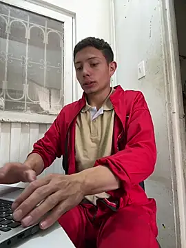 santiObrero online show from April 30, 2026, 4:02 pm
