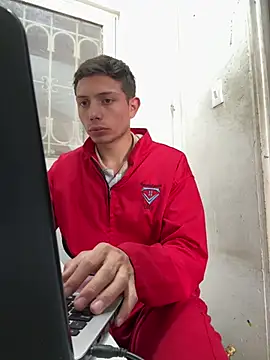 santiObrero online show from April 30, 2026, 9:08 pm