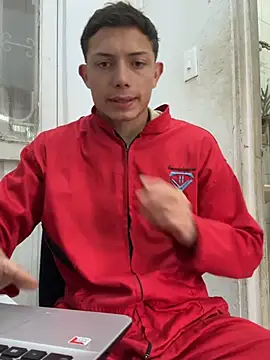 santiObrero online show from May 2, 2026, 3:39 pm