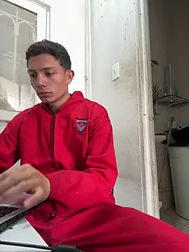 santiObrero online show from May 6, 2026, 4:01 pm