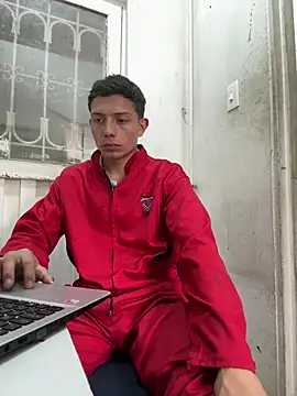 santiObrero online show from May 7, 2026, 4:12 pm