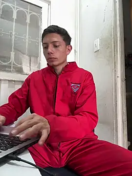 santiObrero online show from May 8, 2026, 4:23 pm
