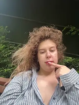 LilianBliss online show from June 13, 2026, 5:38 am