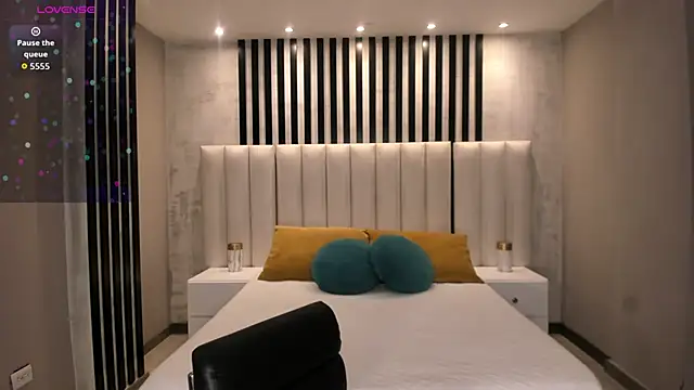 SofiaVega  online show from February 4, 2026, 12:33 pm