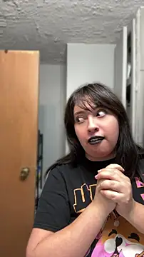 AriannaPenaxo online show from June 19, 2026, 6:12 pm