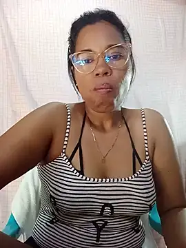 Snapshot of Yandris_1212 chatting on July 17, 2026, 1:51 pm Yandris 1212 online show from July 17, 2026, 1:51 pm