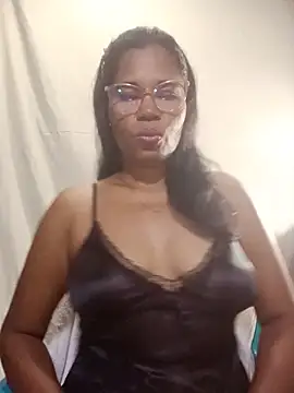 Snapshot of Yandris_1212 chatting on August 1, 2026, 12:43 am Yandris 1212 online show from August 1, 2026, 12:43 am